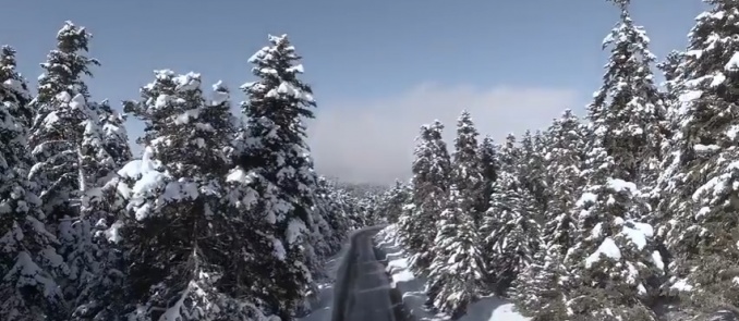 Η χιονισμένη Αράχωβα από ψηλά σε ένα μαγευτικό drone video 1 λεπτού
